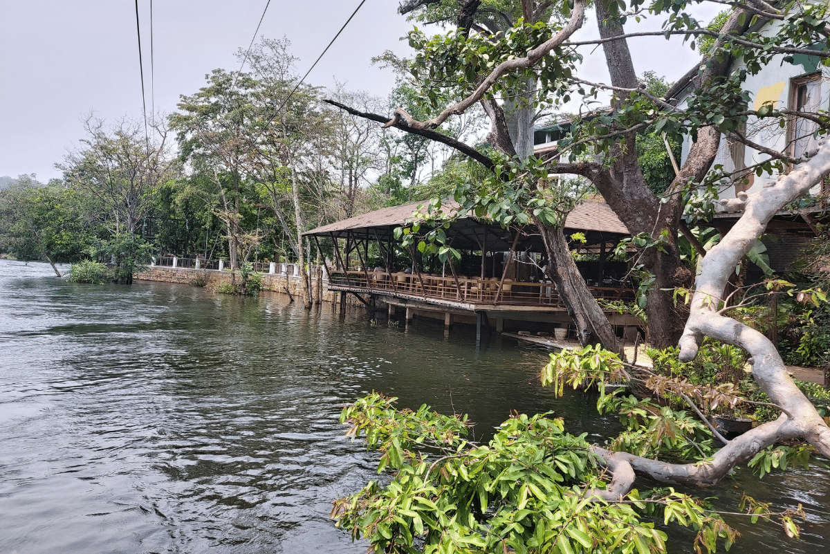 River Resort Picture