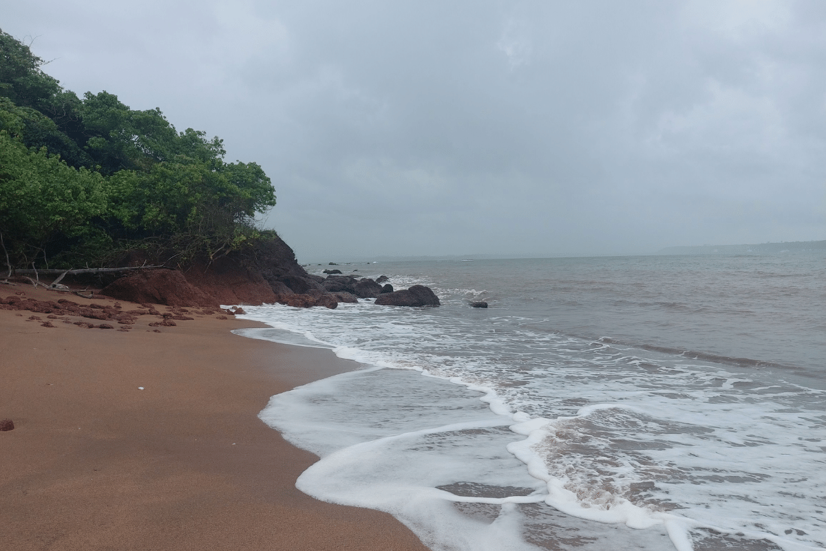 Dona Paula Beach